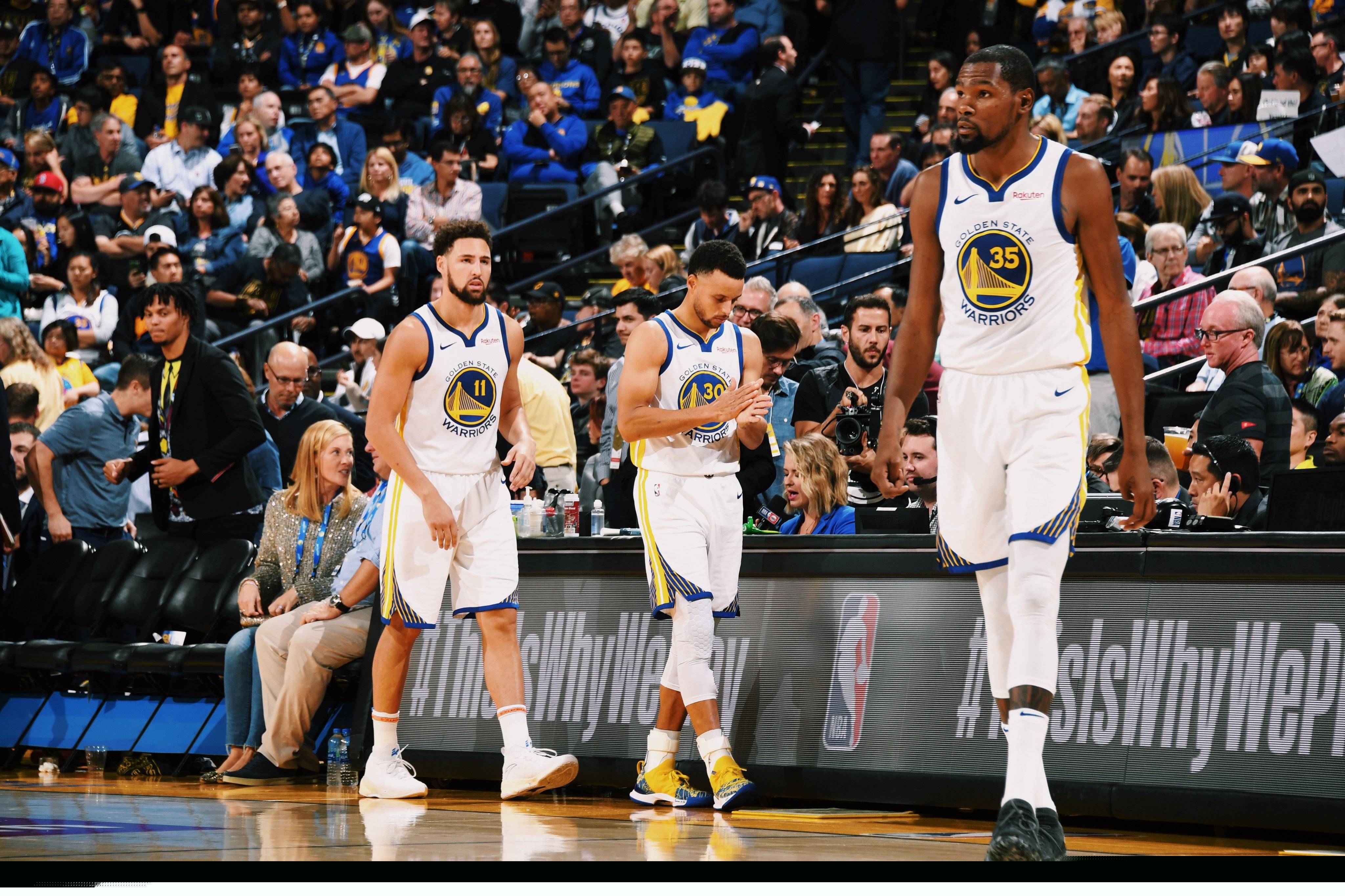 半场：博洛尼亚0-0那不勒斯，乔纳森-罗远射造险（半场战报：博洛尼亚0-0那不勒斯，乔纳森-罗远射险破门）