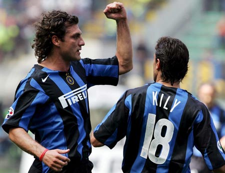 巴萨临时更换发布会人选，德容让位马丁内斯（巴萨临时调整发布会安排，马丁内斯取代德容出席）