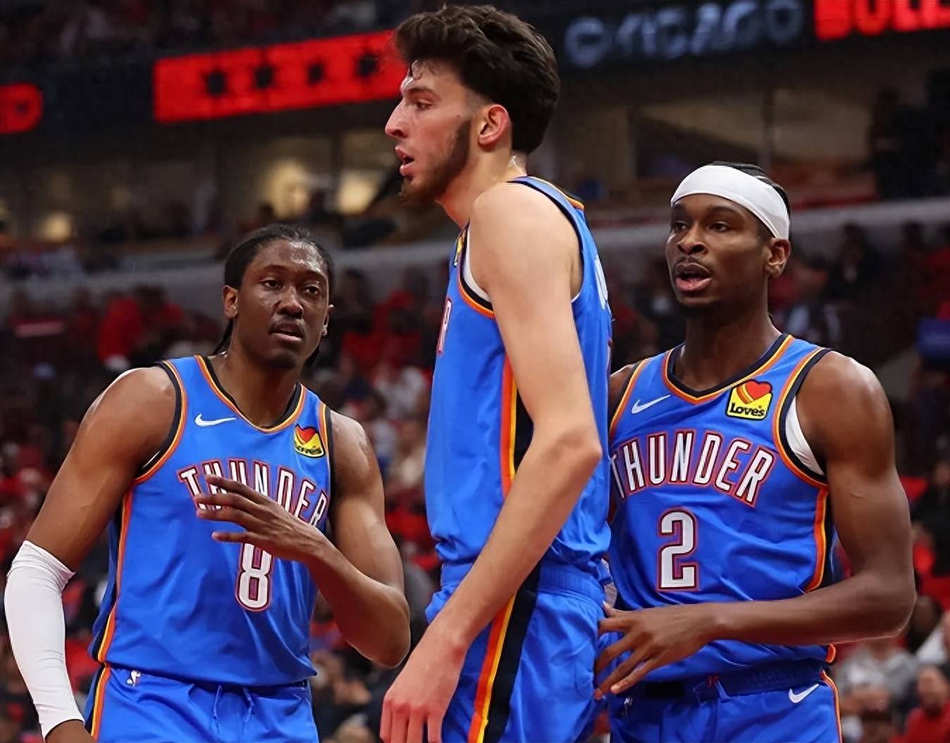 CBA俱乐部杯：长沙不敌深圳 广厦获三连胜（CBA俱乐部杯：深圳力克长沙，广厦斩获三连胜）