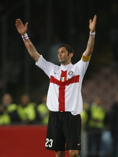 石雪清谈邵佳一出任国足主帅：带队成绩估摸不会有佳也不会有一（石雪清评邵佳一出任国足主帅：成绩大概率中规中矩，难有惊喜也不至太差）