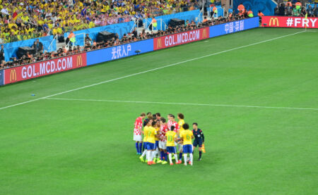 布达佩斯Major半决赛对阵：洞载大战，FaZe对决NaVi（布达佩斯Major半决赛对阵揭晓：焦点之战，FaZe迎战NaVi）