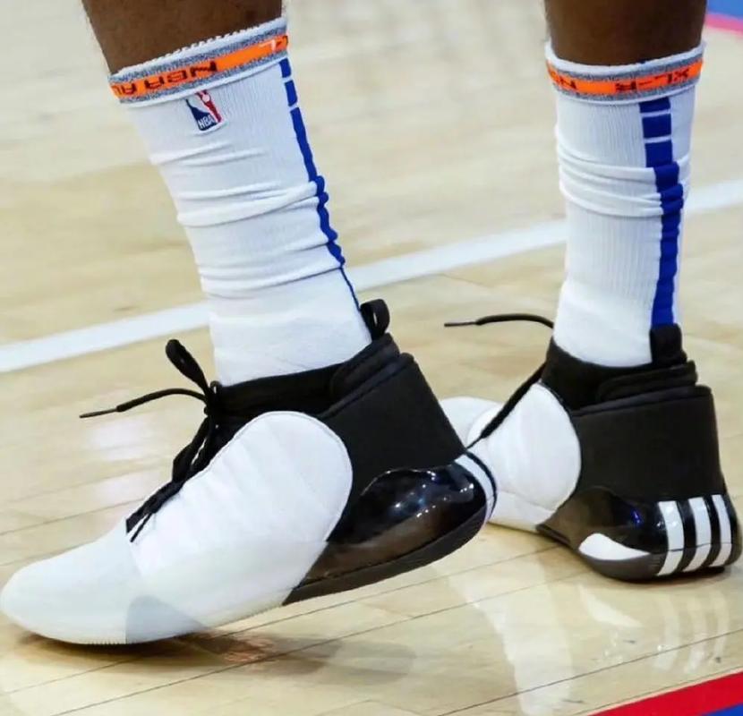 新一期身价排行榜：亚马尔领跑，穆西亚拉与奥利塞保持不变（最新身价榜出炉：亚马尔居首，穆西亚拉与奥利塞身价未变）