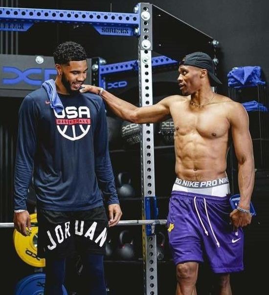 官方：沃尔夫斯堡体育总监申齐洛茨离任（沃尔夫斯堡官宣：体育总监申齐洛茨卸任）