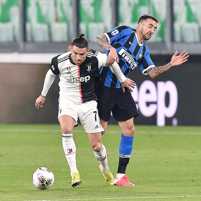 阿斯：阿隆索拥有绝对执教权威，皇马球员要认清这点并支持他（阿斯报：阿隆索执教权威不容置疑，皇马球员应认清并全力支持）