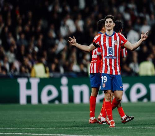 剑南春｜米兰1-0拉齐奥暂登顶，莱奥制胜，托莫里献助攻（剑南春｜莱奥破门助米兰1-0小胜拉齐奥暂登榜首，托莫里送助攻）